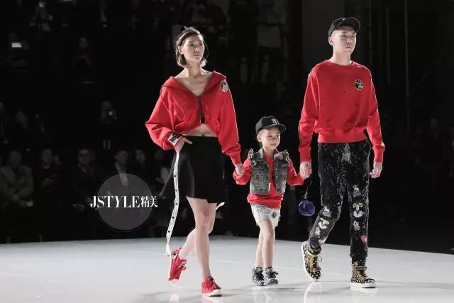 JSTYLE精美现场直击时装周：波点、星座放肆玩一把！