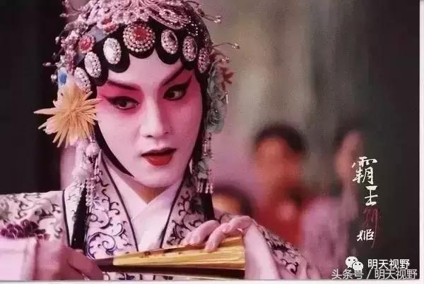 人物——怪你过分美丽，即使错过了你的时代也着迷！