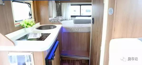 凯伦宾威大通c型房车评测,福特新世代凯伦宾威b型房车