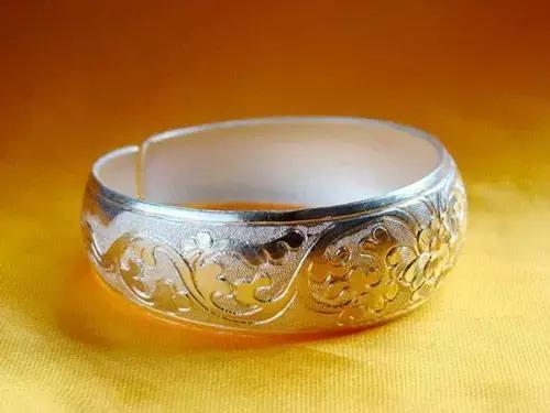 一场云南少数民族银器的视觉盛宴,云南最好的银器