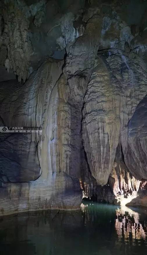 城报｜震惊！东兰发现了一个巨大的“黑色眼睛”，中外科考队惊讶不已