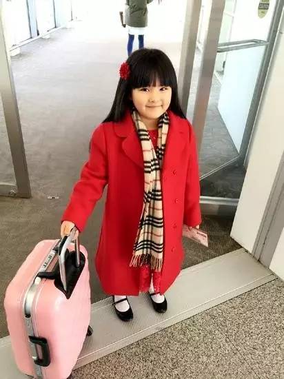 「购物」Kimi、王诗龄、多多、奥莉等星娃们最爱的11款大牌儿童行李箱！