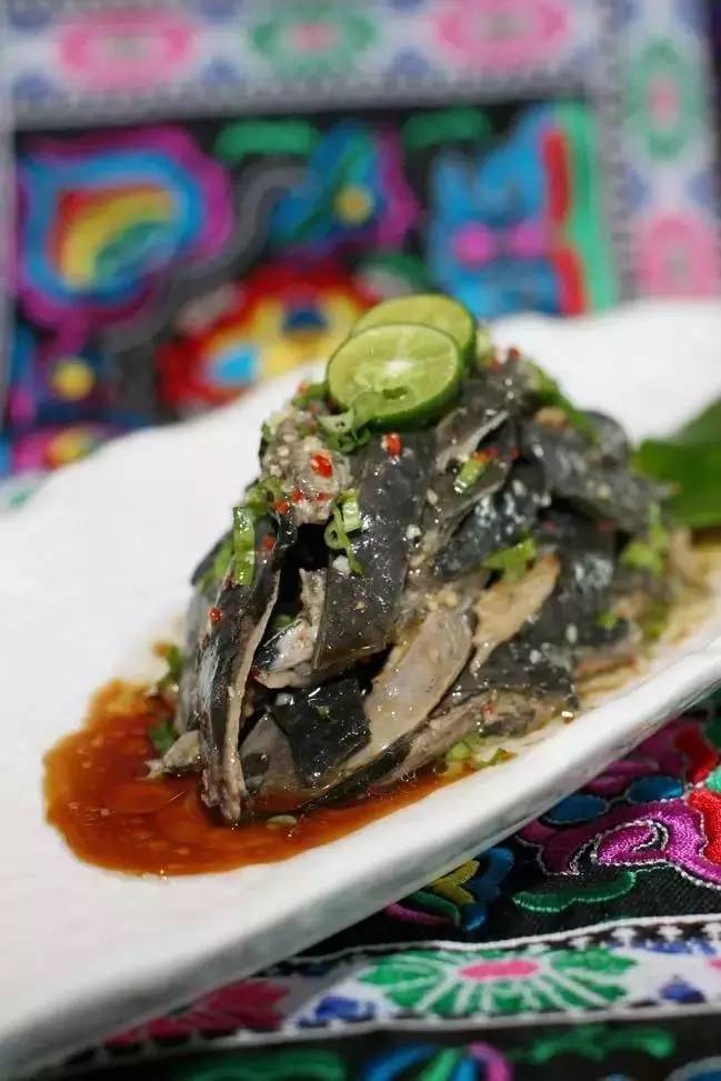 在丽江那一口“好喝到要*天升**”的汽锅鸡，让我开始了“寻找上海最好吃的云南菜”之旅！