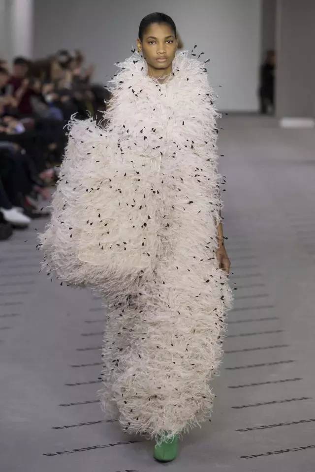 balenciaga真货对比,balenciaga烫钻牛仔真假