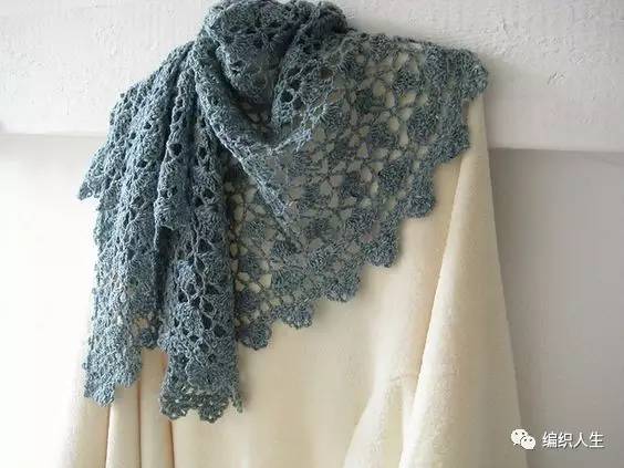 斗篷式披肩毛衣编织图解教程,三角围巾披肩的编织图解教程