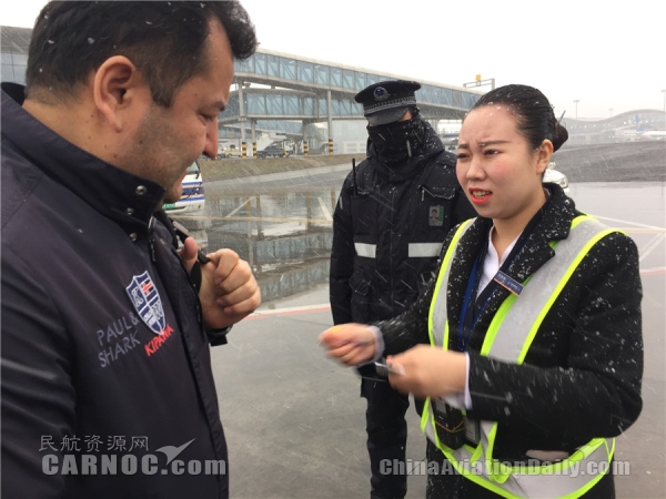 清明“战雪”南航在乌保障1.8万人次顺利成行