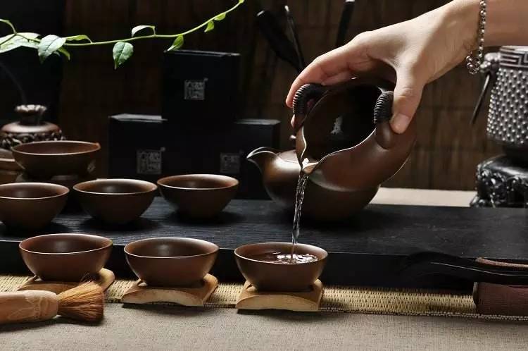 北京城的茶碗里,有1500公里外的安化黑茶