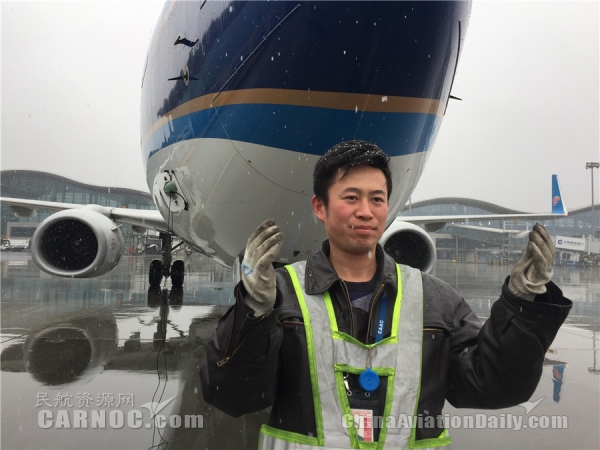 清明“战雪”南航在乌保障1.8万人次顺利成行