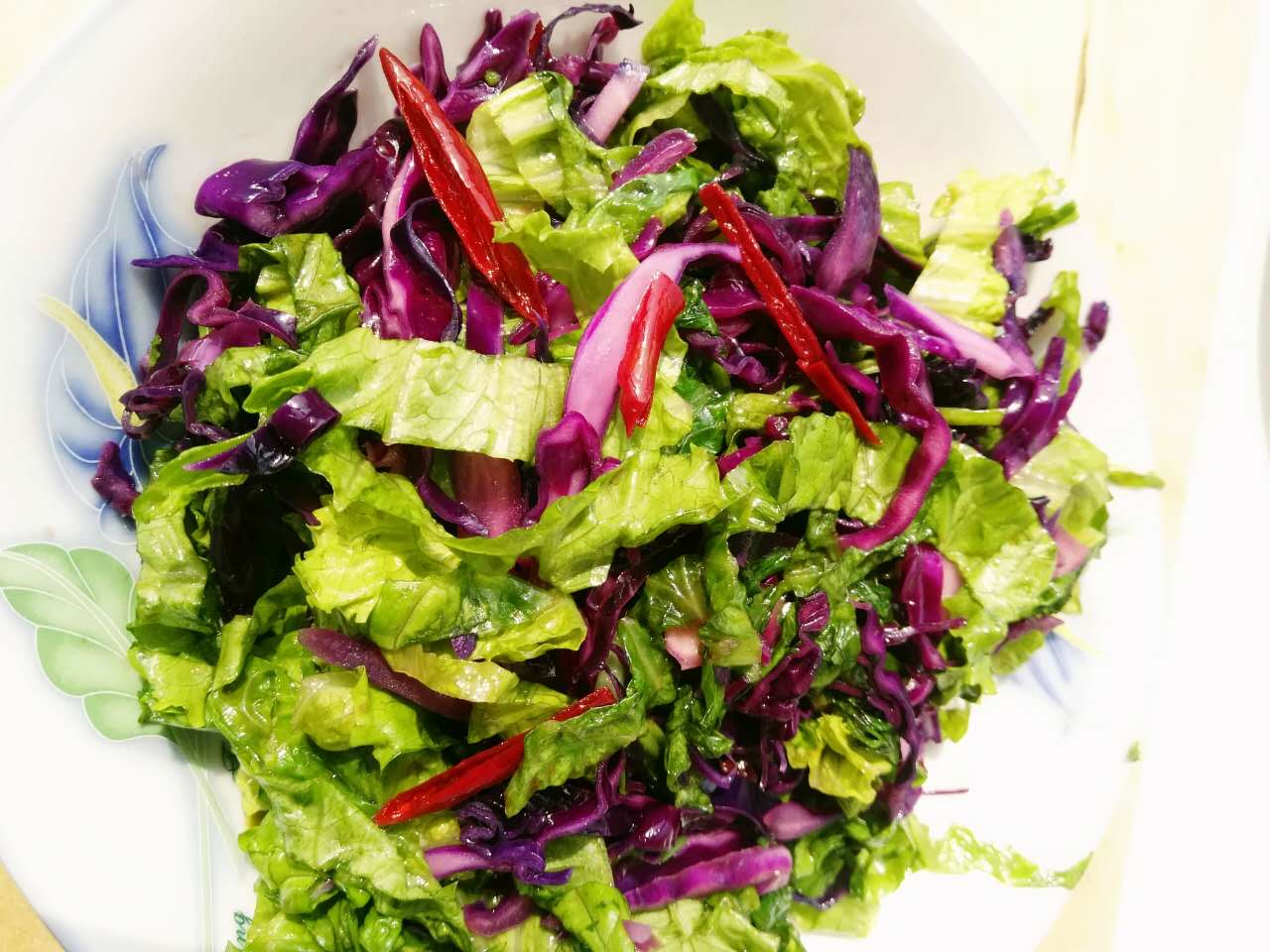 感冒多发的春天多吃点紫甘蓝可以预防教你一道小菜好吃易学