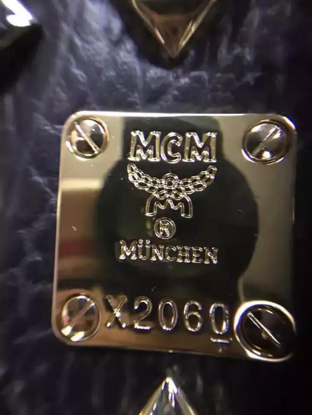 mcm蛇皮纹双肩包真假鉴别,如何鉴别mcm背包