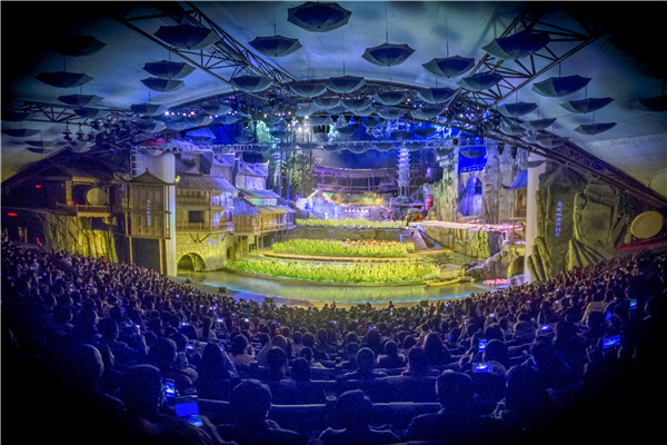 边城视频讲解,边城演出实景