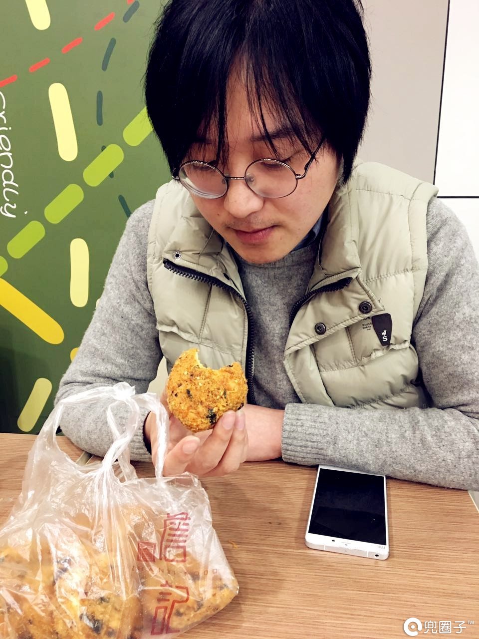 詹记肉松小贝里面的酱酸吗,詹记肉松小贝沙拉酱