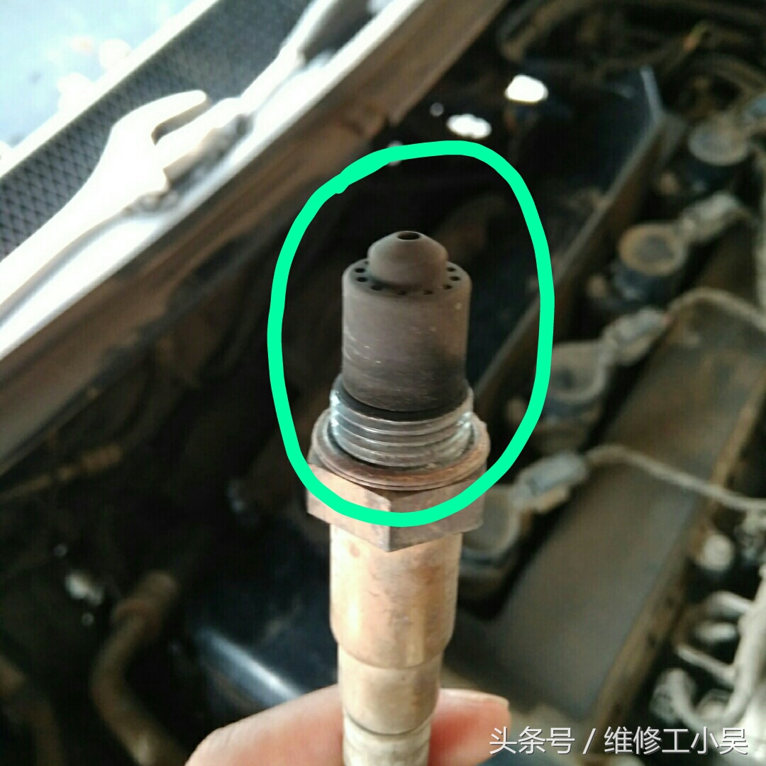 2012福克斯三厢1.6自动风尚版油耗,福克斯2011款三厢经典手动油耗1.8