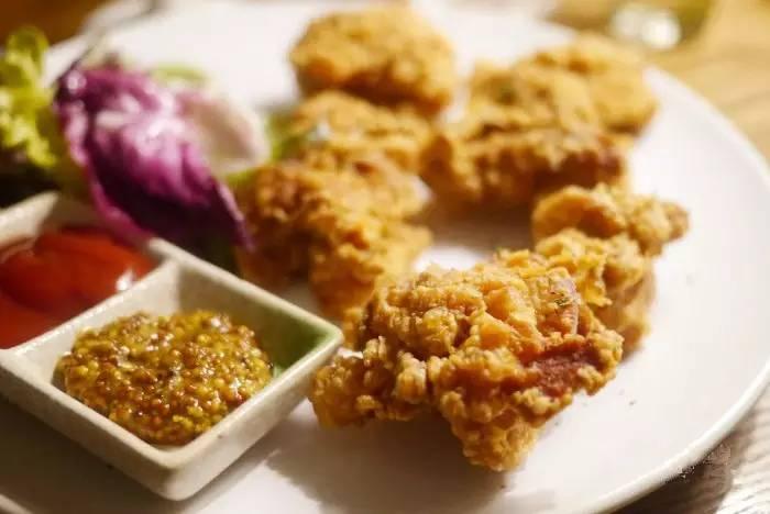 你带着故事我带着酒和鸡文案,你带着故事我带着酒的诗