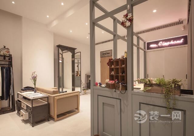 拐角服装店装修设计,衣服店装修简约十几平