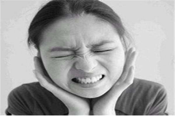 杭州女子整形事件,杭州一女子美容变毁容