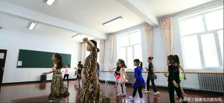 巩建伟,集宁区光明街小学校长巩建伟