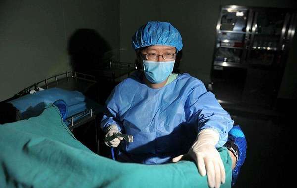 女大学生取卵买苹果7，痛到虚脱，女性取卵究竟有哪些危害？