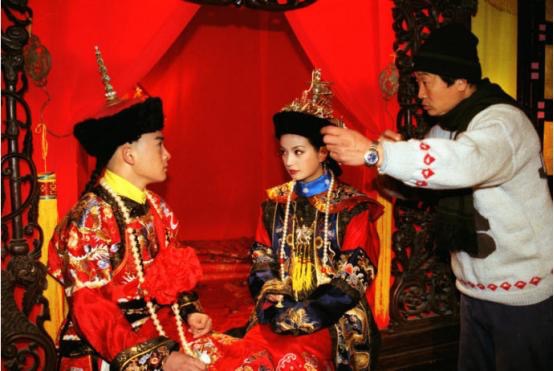 林心如老佛爷,让老佛爷躺在地上合照