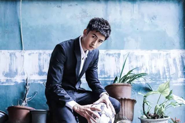 杨幂签约艺人选秀,杨幂签约的男歌手