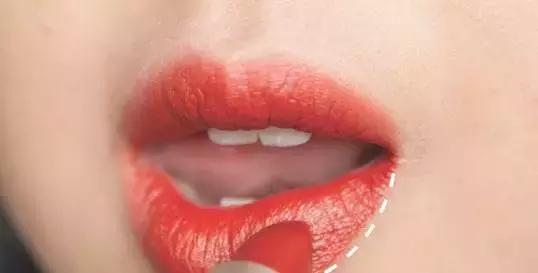 化唇妆要不要盖住唇线,唇线不明显怎么画唇线视频