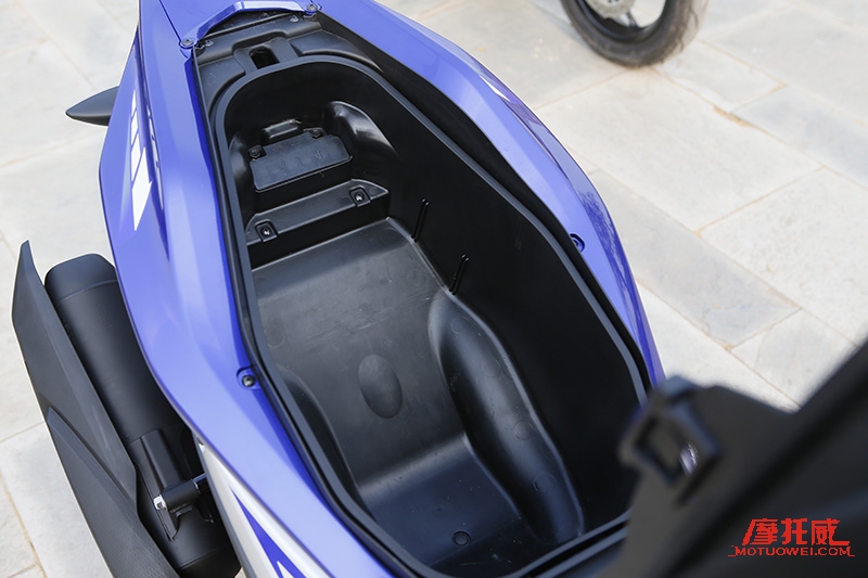 nvx155雅马哈踏板,雅马哈nvx155试驾