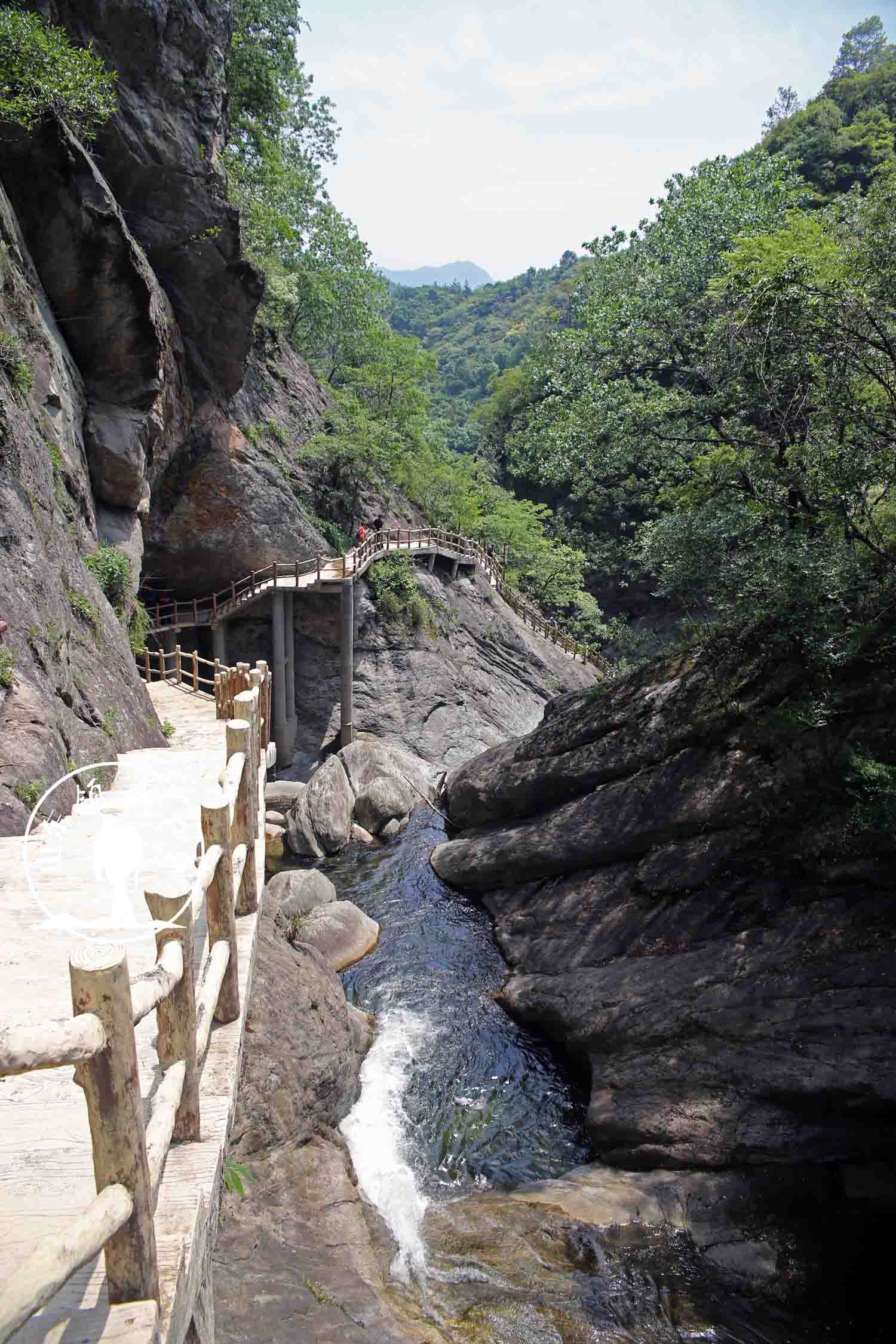 山东领秀户外:千里挺进大别山,众雄傲视天堂寨