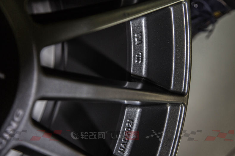 勒芒经典——OZSuperturismoLM轮毂细节展示