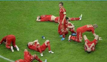 无兄弟不足球！足球不只有对抗，这些故事是否让你落泪？