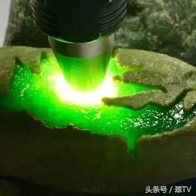 淘宝直播开窗翡翠赌石,房山翡翠赌石开窗色料