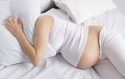 怀孕六个月下身有血迹以为流产,去医院后医生都哭笑不得