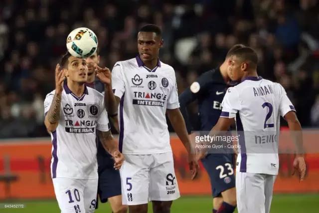 球衣撞色怎么办,图卢兹球衣