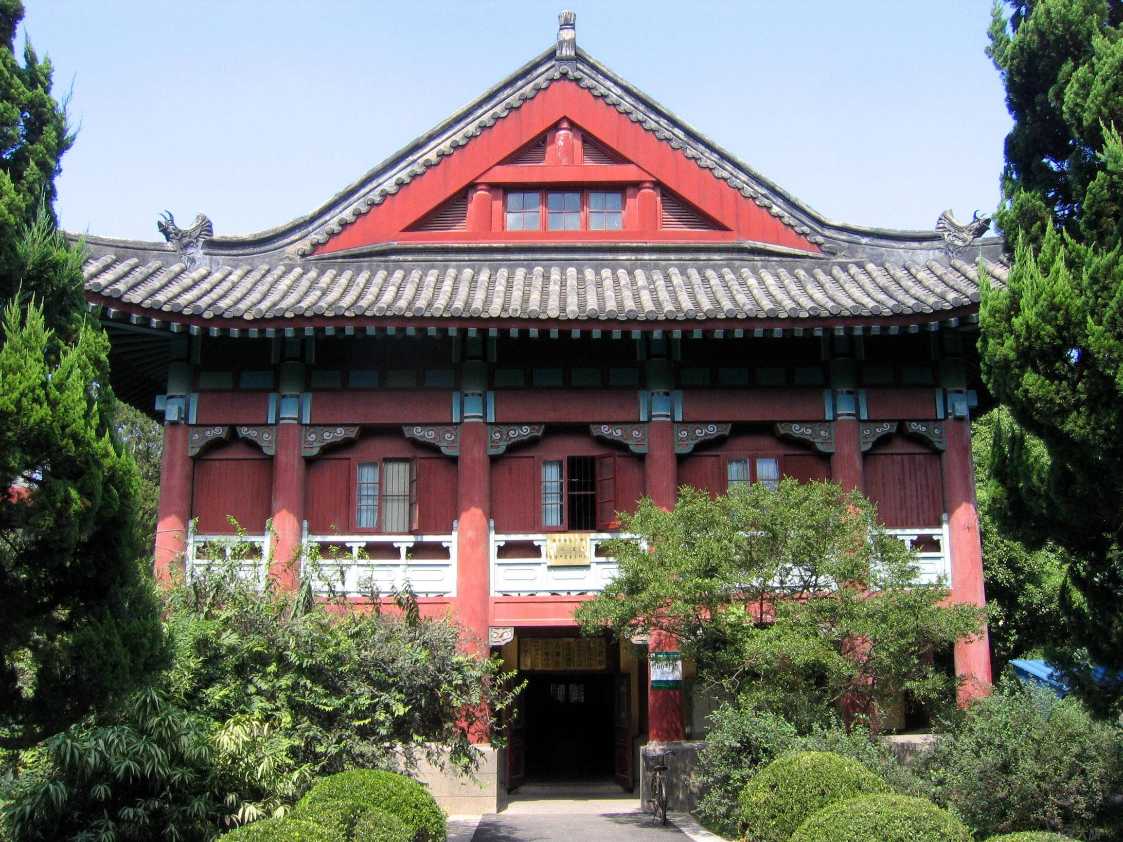 南京哪个大学有法学,南京哪个学校适合读法学