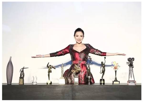 38岁的章子怡演15岁少女疲态满满,39岁章子怡颜值如少女