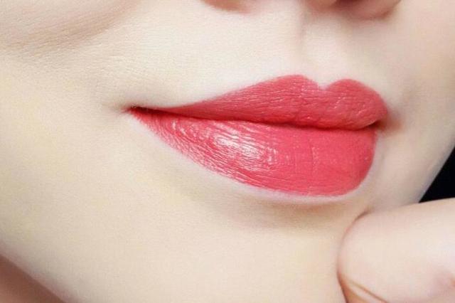 超好用滋润的唇膏推荐女,高颜值唇膏女学生推荐