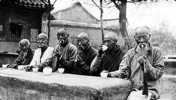 八旗子弟的真实生活,八旗子弟与皇族是什么关系