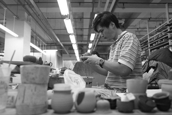 头号陶贩：从地摊卖烟灰缸到台湾80%的茶人茶馆都用他做的茶器