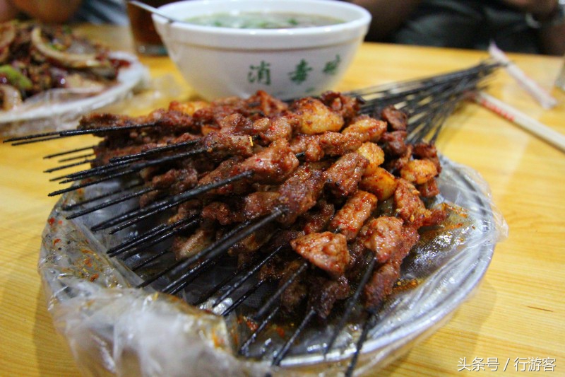 到敦煌去看月牙泉,敦煌沙洲夜市去莫高窟