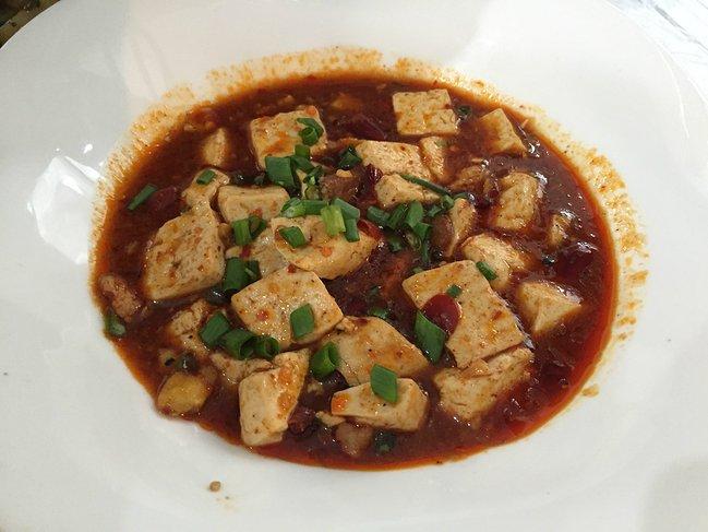 峨眉山吃住行,峨眉山吃住最佳攻略