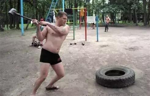 一拳被ko倒地不起会怎么样,被一拳ko的人会有生命危险吗