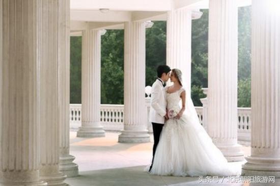 穿着婚纱去旅游,北京适合拍中式婚纱摄影的地方