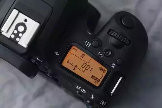 佳能77d和800d拍视频哪款相机好,77d和800d哪个值得入手