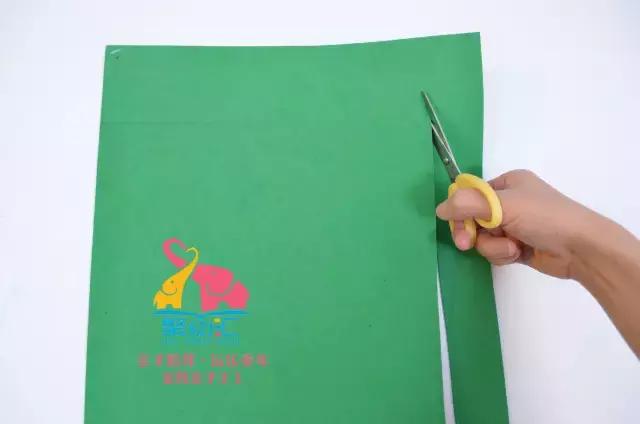 玩过手动的桌上足球,还没玩过用嘴吹的