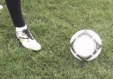 fifa22外脚背射门,外脚背弧线球射门教学