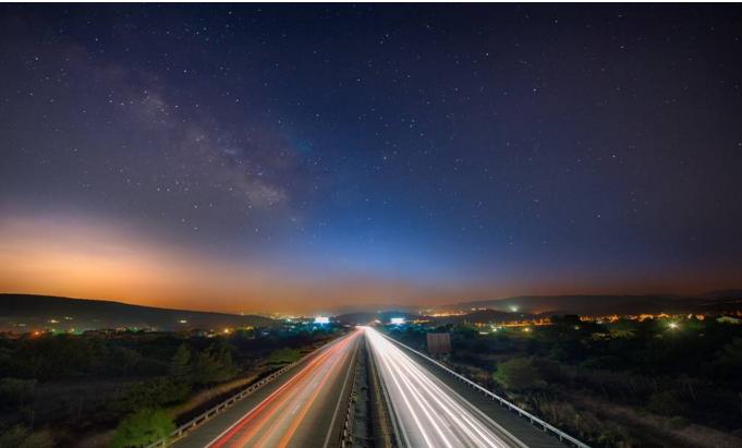 你离专业摄像师只差一个三角架