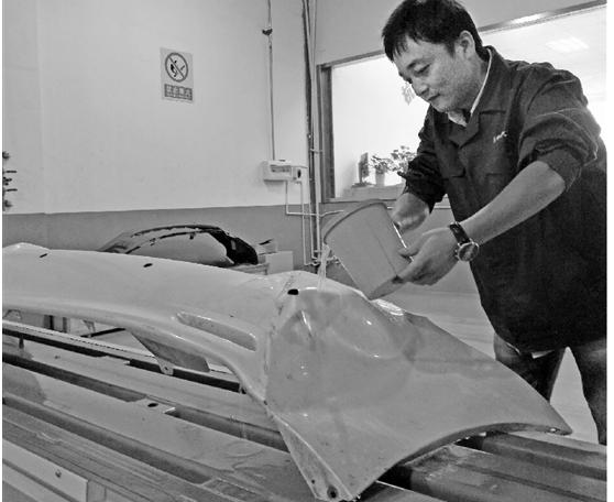 中山哪里有汽车凹痕修复,海口无损修复汽车凹痕