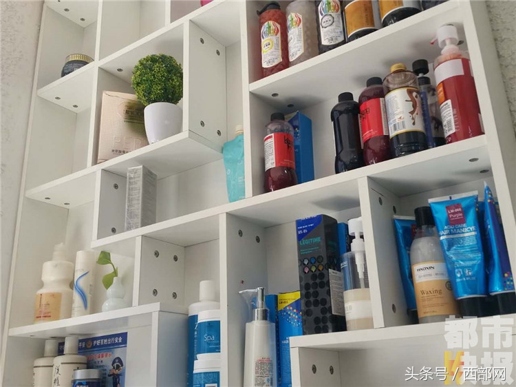 西安女子染了紫发头皮出血流脓店方承认操作不当