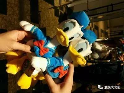 北京抓小物品的娃娃机,北京最火抓娃娃机在哪里