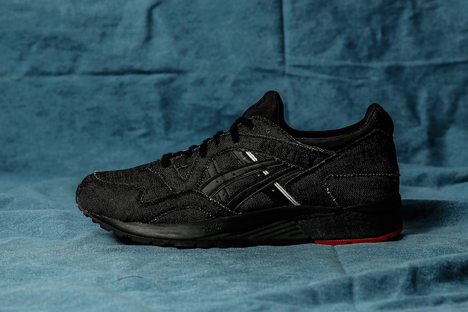 即便大家都穿牛仔，但是拥有丹宁帽和丹宁鞋的人依然是少数