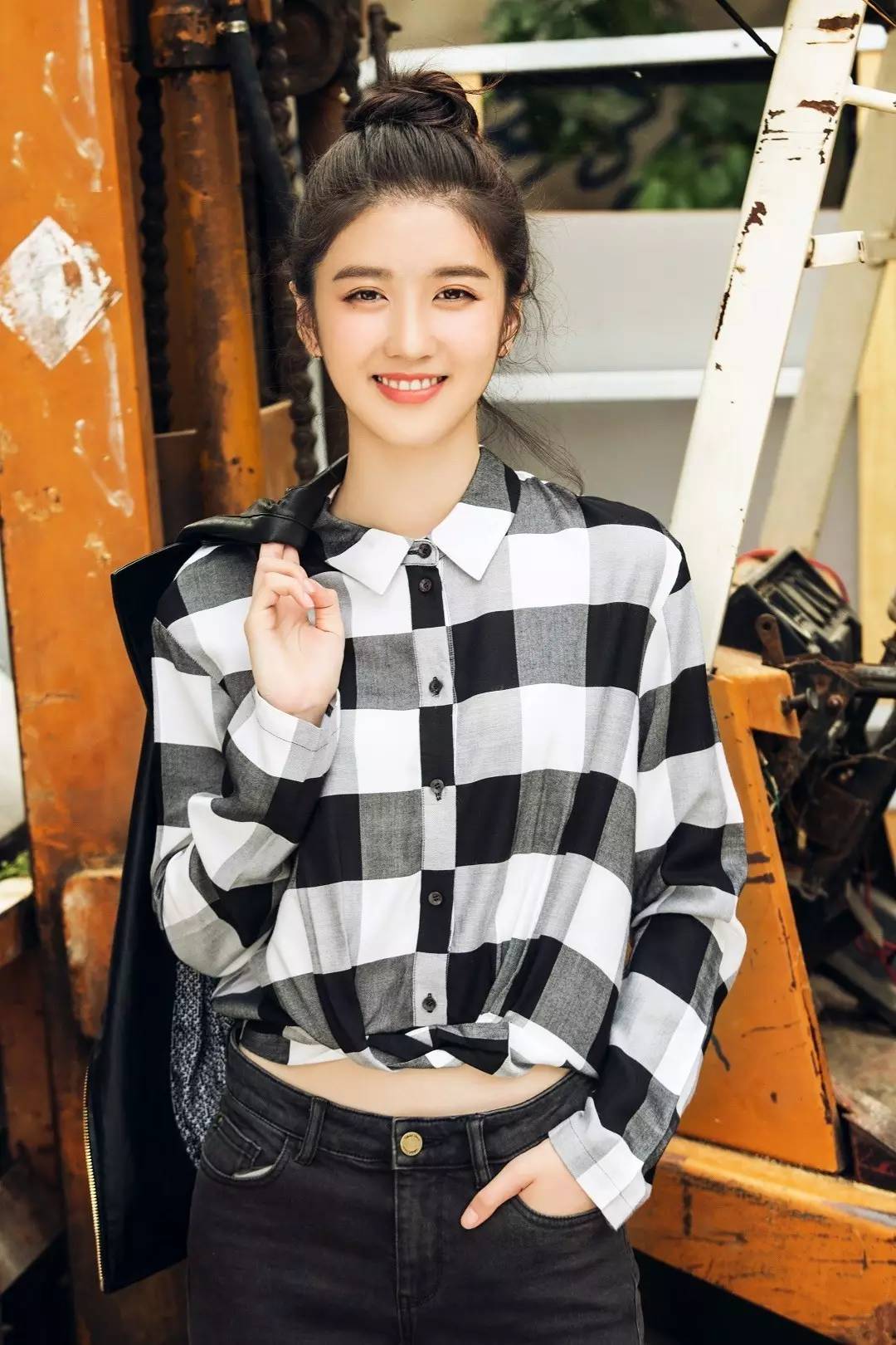 李凯馨烟熏妆教程,李凯馨烟熏妆效果